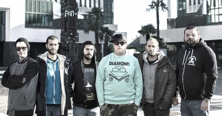 イタリアのポップパンクバンドによるbmthのパロディーmvが公開 Punx Save The Earth Blog Old イタリアのポップパンクバンドによるbmthのパロディーmvが公開 Punx Save The Earth Blog Old