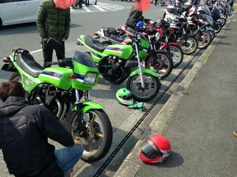 イケてるビキニカウルの取り付け方 : Z400GP専門店 エムゼクト