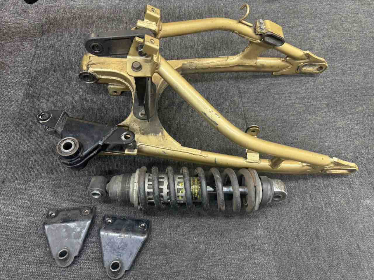 z400gp リア、スイングアーム、ホイールセット（フロントホイールもお付けします） Z400GP スイングアーム交換・チェーン交換・ホイールペイント 千葉県