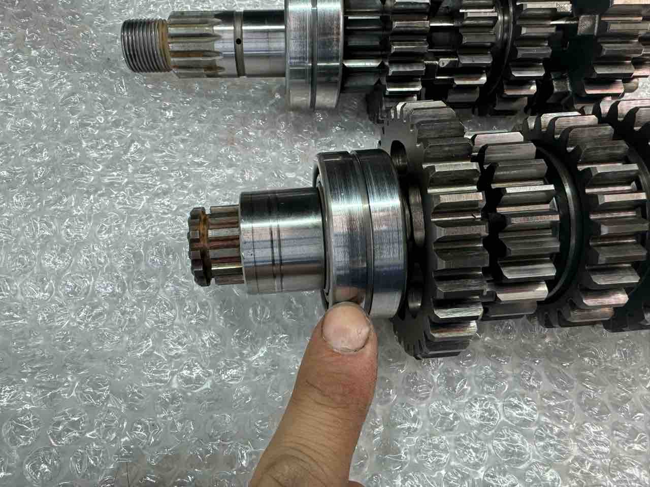 エンジンの内部部品を点検なんだけど… : Z400GP専門店 エムゼクト つね