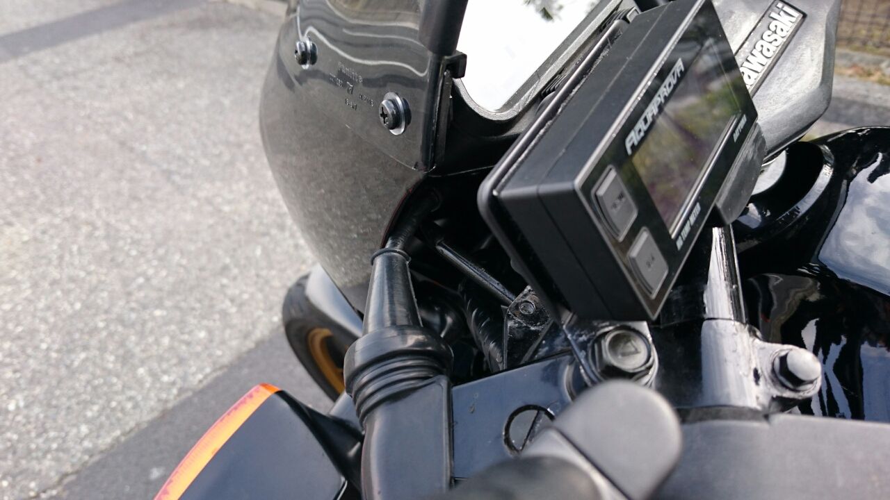 イケてるビキニカウルの取り付け方 : Z400GP専門店 エムゼクト つね