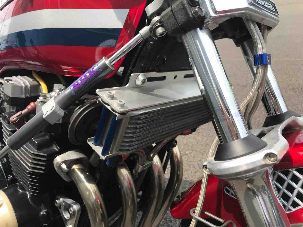 Z400GPより取り外しホワイトパワーステアリングダンパー z400fx 