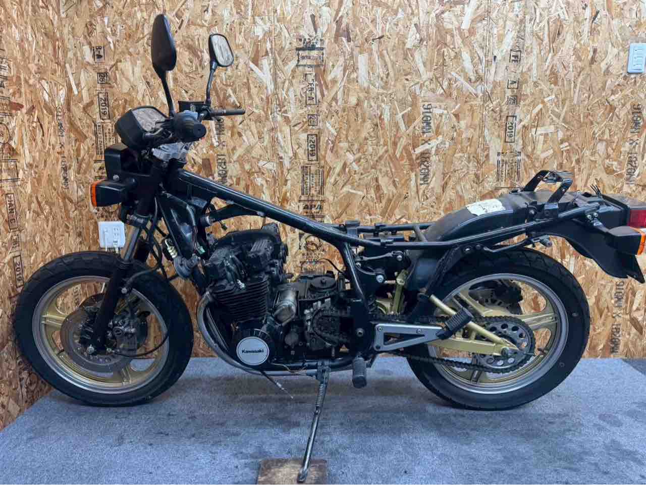大阪府M様のZ400GPセミレストア② : Z400GP専門店 エムゼクト つね