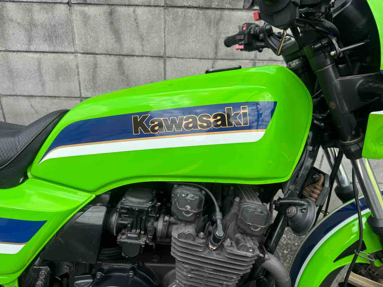 カワサキz400gp限定ライムグリーン中古外装セット。 カワサキ