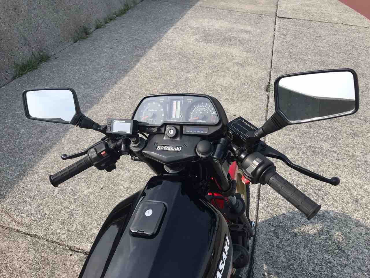 低めのハンドルってカッコえーやないかっ！ : Z400GP専門店 エムゼクト
