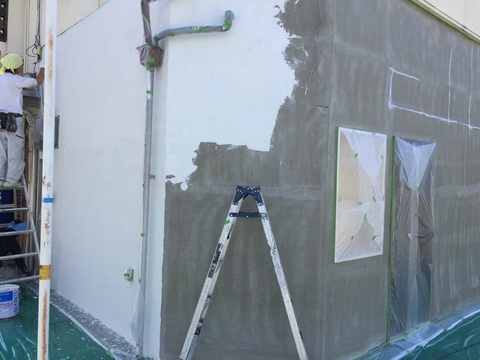 外壁ジョリパット中塗り