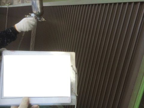 木村邸雨戸　上塗り２回目