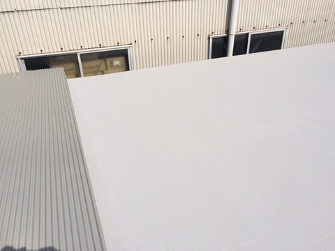 屋根水性塗膜防水ビックサンコート上塗