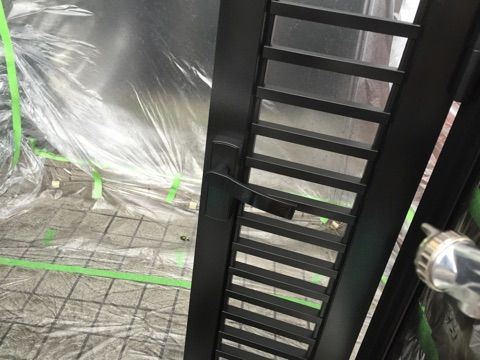 上塗１回目施工中