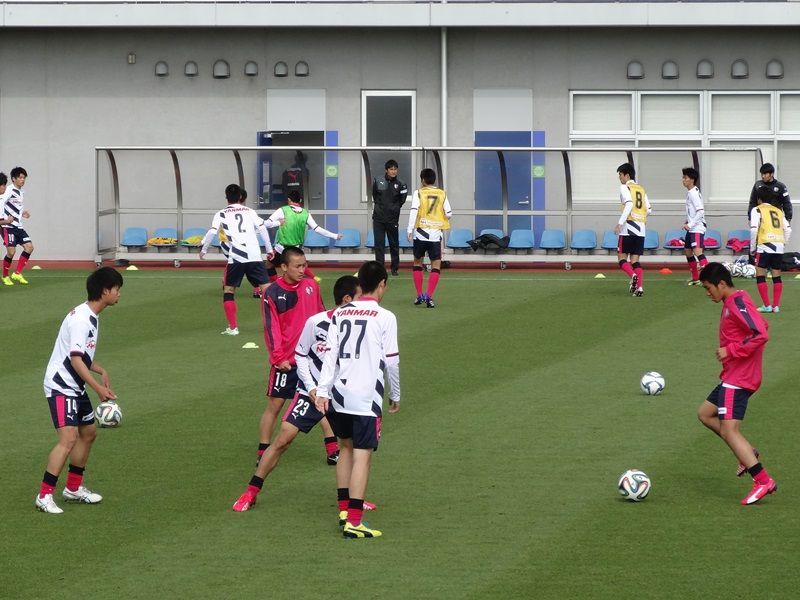 このシティ感のある攻めがね 今日もどこかでぬるぽラす このシティ感のある攻めがね 今日もどこかでぬるぽラす