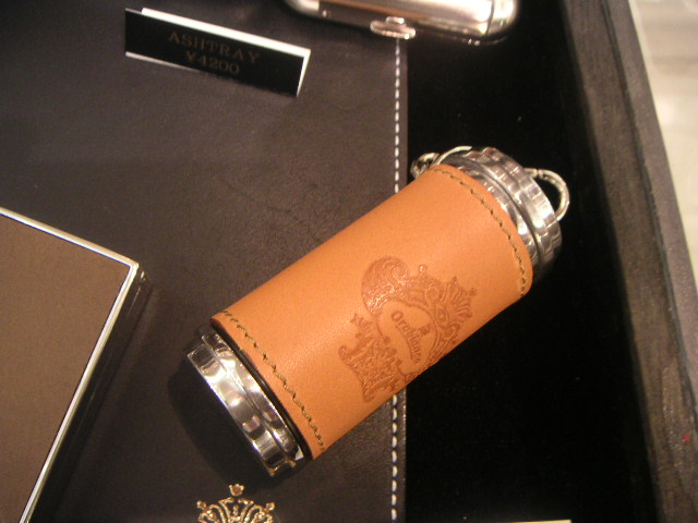 携帯灰皿 吸い殻入れ 型押し おしゃれ 携帯用 キーホルダー ペイズリー柄 灰皿 高級 メンズ レザー カッコいい 革 かっこいい 牛革 本革