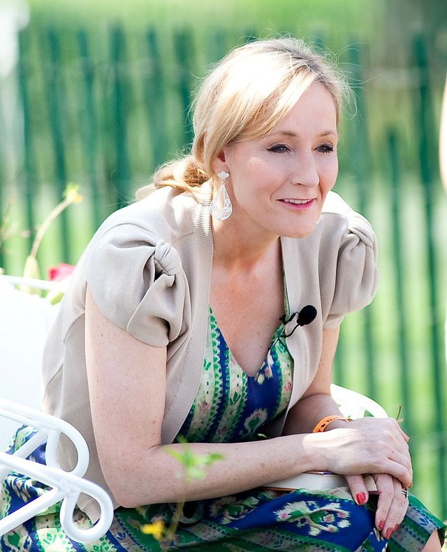 800px-J._K._Rowling_2010