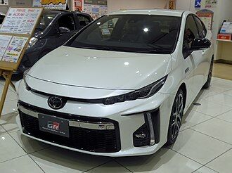 トヨタ「無駄に高いです。内外装安っぽいです。人と被ります」←コイツが人気な理由