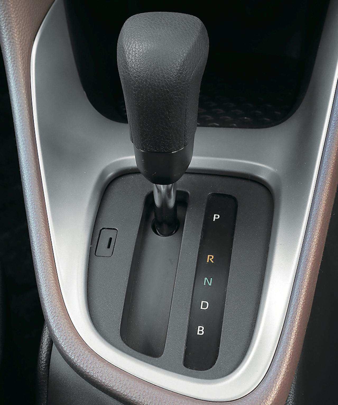 トヨタの新型車ヤリスクロスの内装がシンプルだと話題ｗｗｗｗｗ