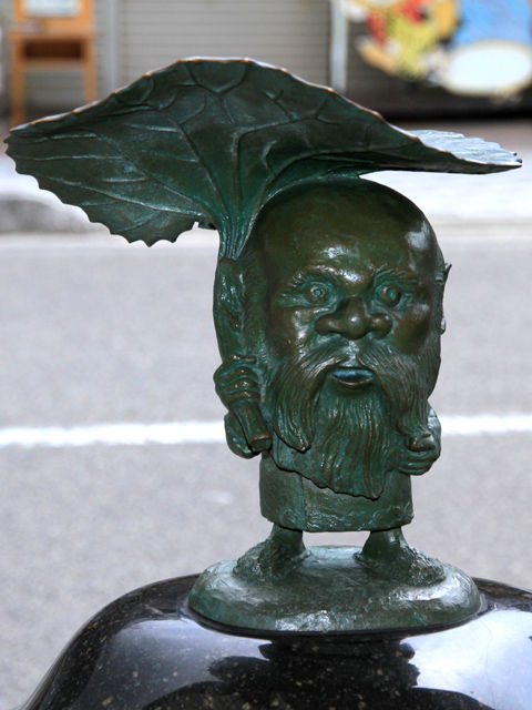 Sakaiminato_Mizuki_Shigeru_Road_Koro-pok-guru_Statue_1
