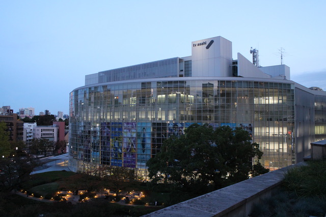 【東京】テレ朝本社で社外スタッフ転落死　通行人も巻き込まれ軽傷　警視庁が経緯を調査