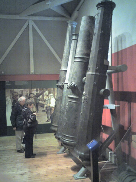 450px-Bronze_Demi_Cannon_Culverins_Pmoth