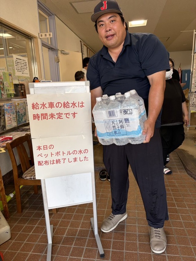 3b12dfbc-s.jpg