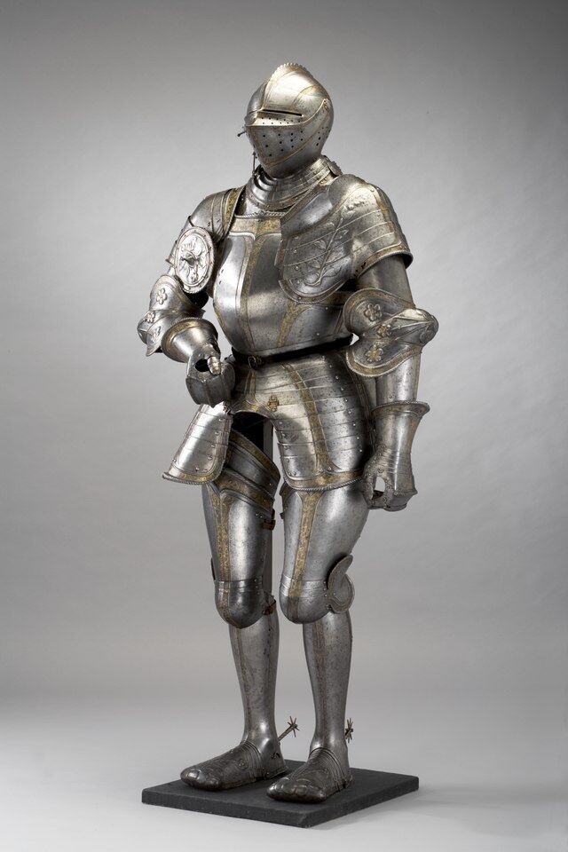 何で日本の武士ってこういう装備しなかったの？