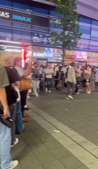 【動画】トー横キッズ、観光名所になってしまうｗｗｗｗｗ