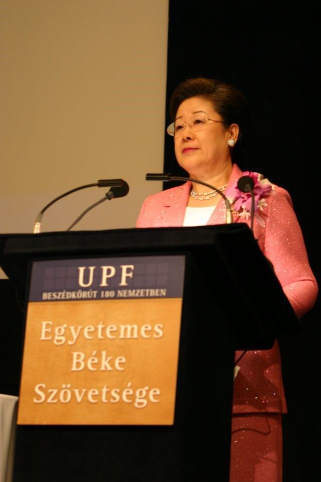 【統一教会】韓鶴子総裁が二世信者6000人へ向け「君たちは日本を救う特攻隊だ」発言(鈴木エイト氏)…