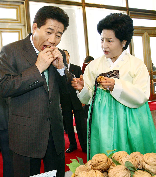 韓国元大統領・ノムヒョン氏のバカ画像集 ...