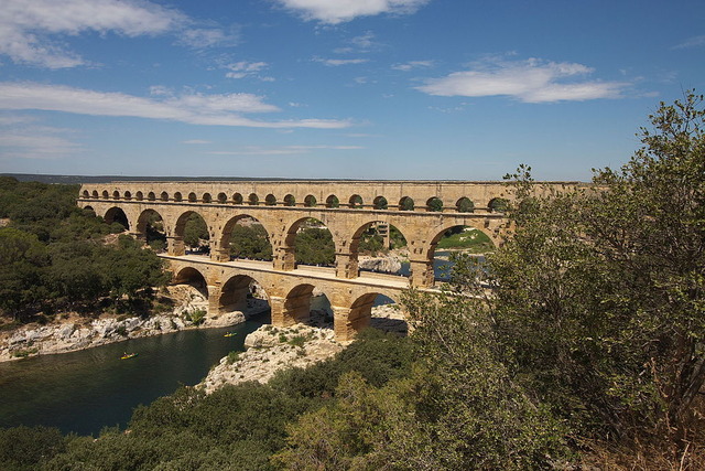 1024px-Pont_du_Gard_FRA_001