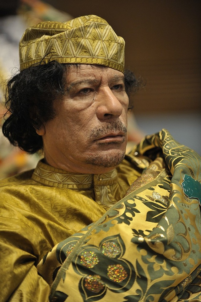 800px-Muammar_al-Gaddafi_at_the_AU_summit