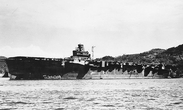 Image-Japanese_aircraft_carrier_Junyo_2_cropped