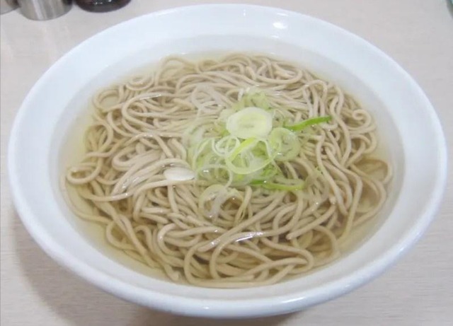 【画像】関西人「関東の蕎麦のツユは醤油かってくらい濃くて食べられません。ツユが真っ黒なんですよ？」←これ本当なの？