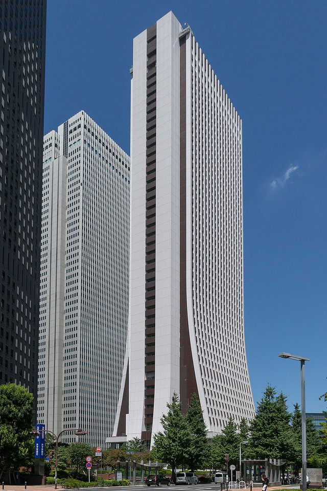 800px-Shinjuku-Sompo-Japan-_Insurance-Building-02