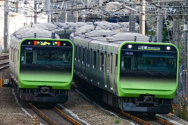 800px-Yamanote-Line-E235