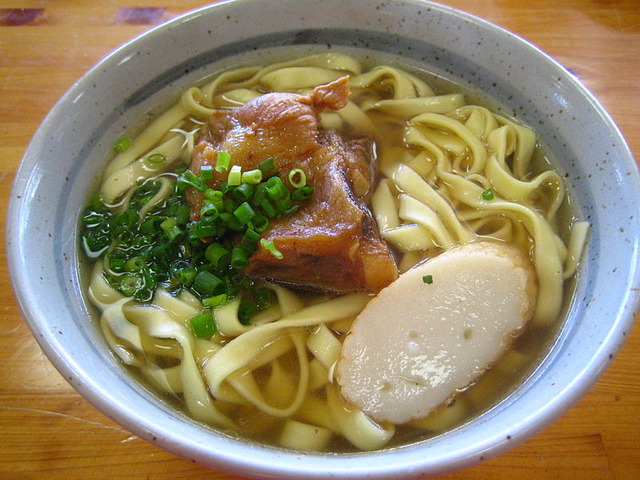 800px-Awase_soba_by_ayustety_in_Okinawa_city