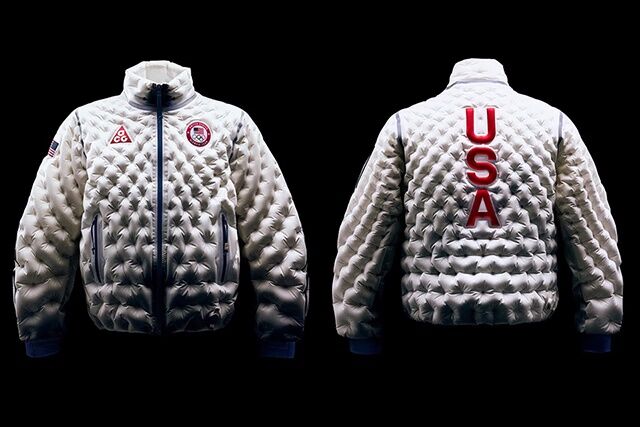 NIKE 「ダウンジャケットって、ダウンいらなかったわ。空気さえ入ってればよかったんだわ」