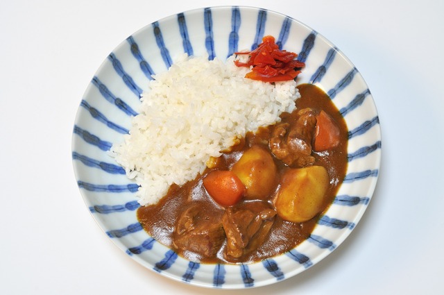 2560px-Beef_curry_rice_003