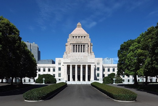 ダメな議員を選んだ国民も悪いとかいう理屈←どうやって見抜けばいいの？