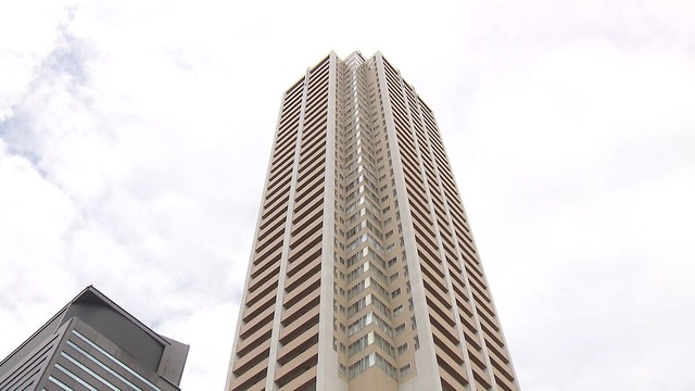 タワマンで7000万円奪われた事件、新たに実行役の熊川瞳笑さん(21)と男4人を逮捕  浪速区 名前が弄られる熊川瞳（笑）ｗｗｗｗｗ