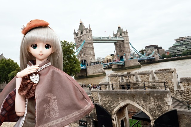 娘(人形)とイギリスの心霊スポット、ロンドン塔に行ってきたで！