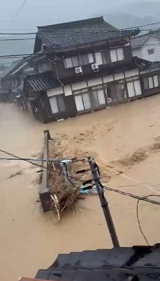【大雨災害】石川県の被害、想像以上に深刻…河川氾濫で道路がえぐられ住宅浸水、現地映像がヤバい