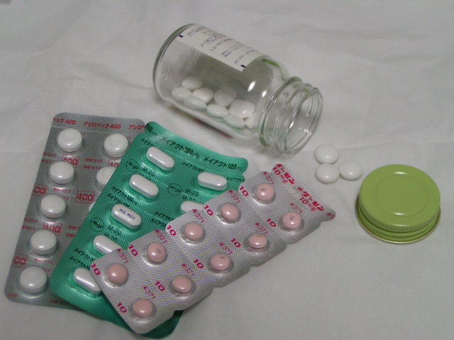 【オーバードーズ】市販薬の過剰摂取、8割は女性　中毒で搬送、平均25.8歳