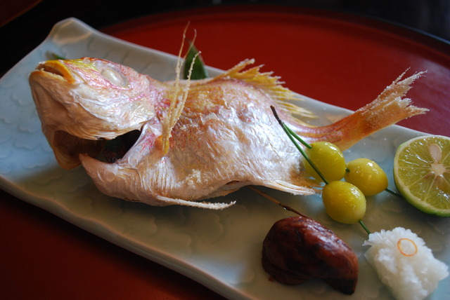 Thai_grilling_fish_with_salt,Katori-city,Japan