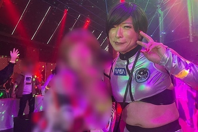 【悲報】ススキノ頭部切断の被害者さん、ディスコイベントでの女装姿が62歳に見えない美人だと話題