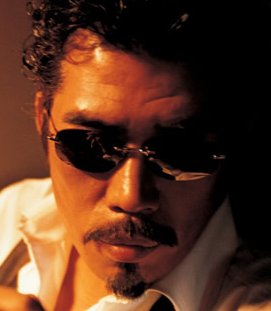 鈴木雅之とウエズリー スナイプス お気楽ネコののんきな日々 屋根裏