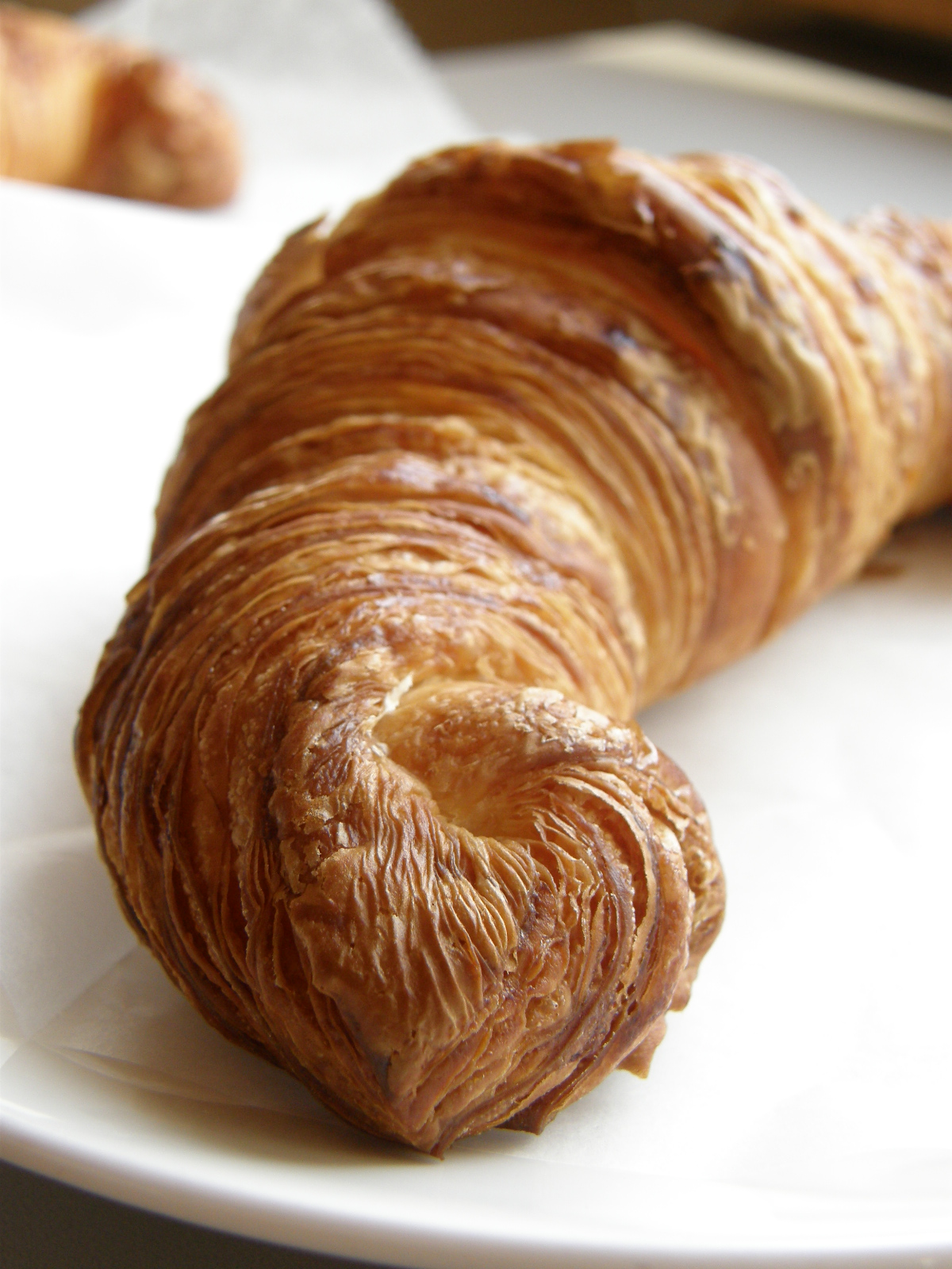 ケーキ屋さんにクロワッサンがあったので 買ってみました Patisserir Votre ヴォートル 福島市大森 お気楽ネコののんきな日々 屋根裏