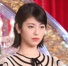 浜辺美波が清純派を卒業!? “パパ活”疑惑を暴露されキャラ一新へ