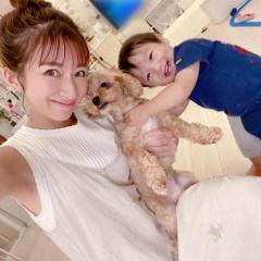 辻希美、炎天下での愛犬の散歩に批判殺到「犬の足の裏が心配」