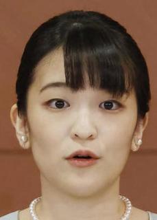 結婚から1周年 小室さん夫妻 収入増で新しい家族を迎える準備も