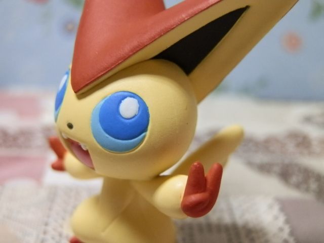 モンコレ ビクティニ : にゃん太のポケモン日記