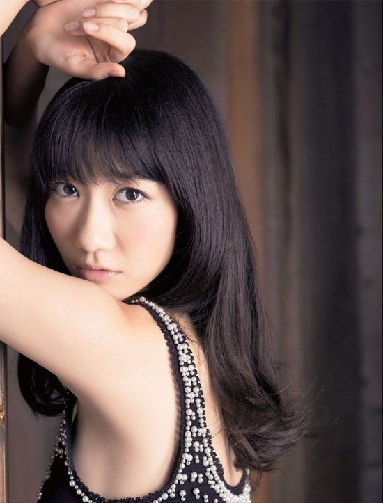 柏木由紀2ビキニ水着画像 (1)