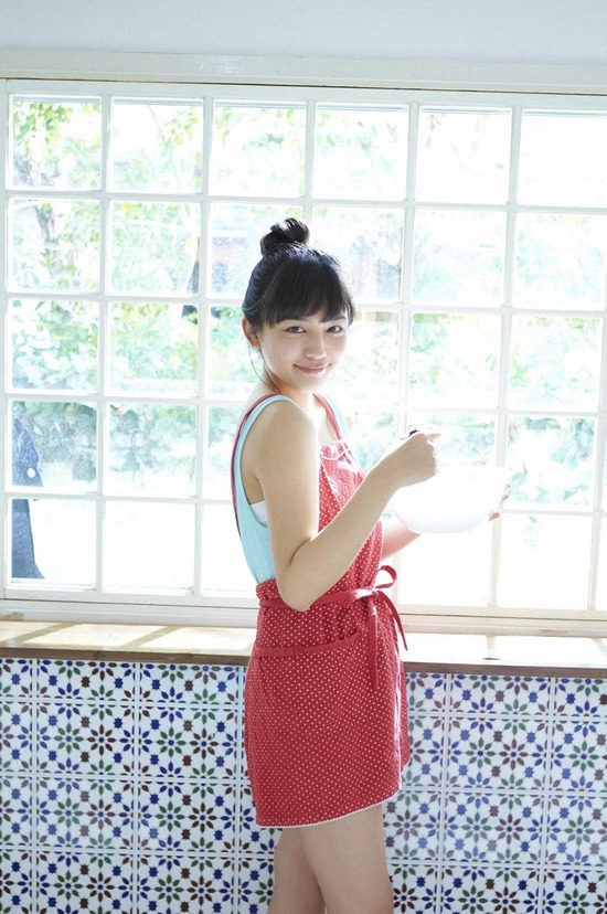川口春奈5エプロン姿画像 (5)